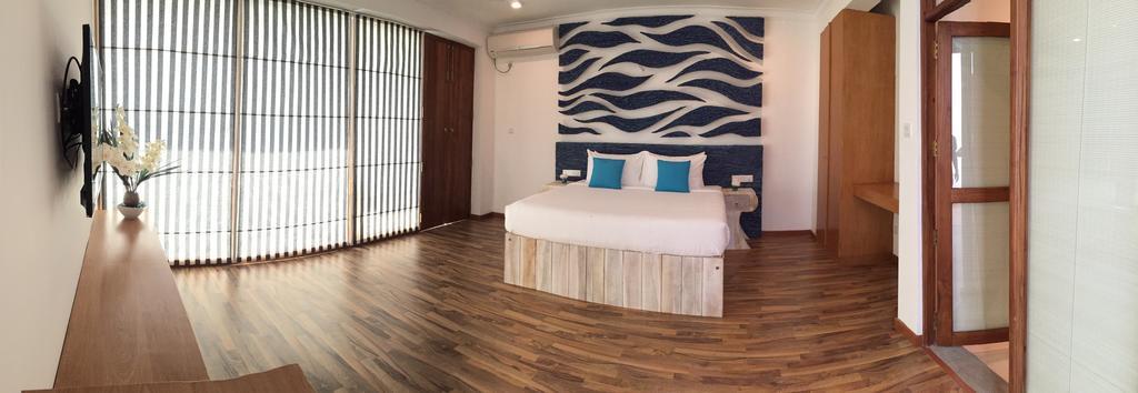 Binnacle Negombo Bilik gambar