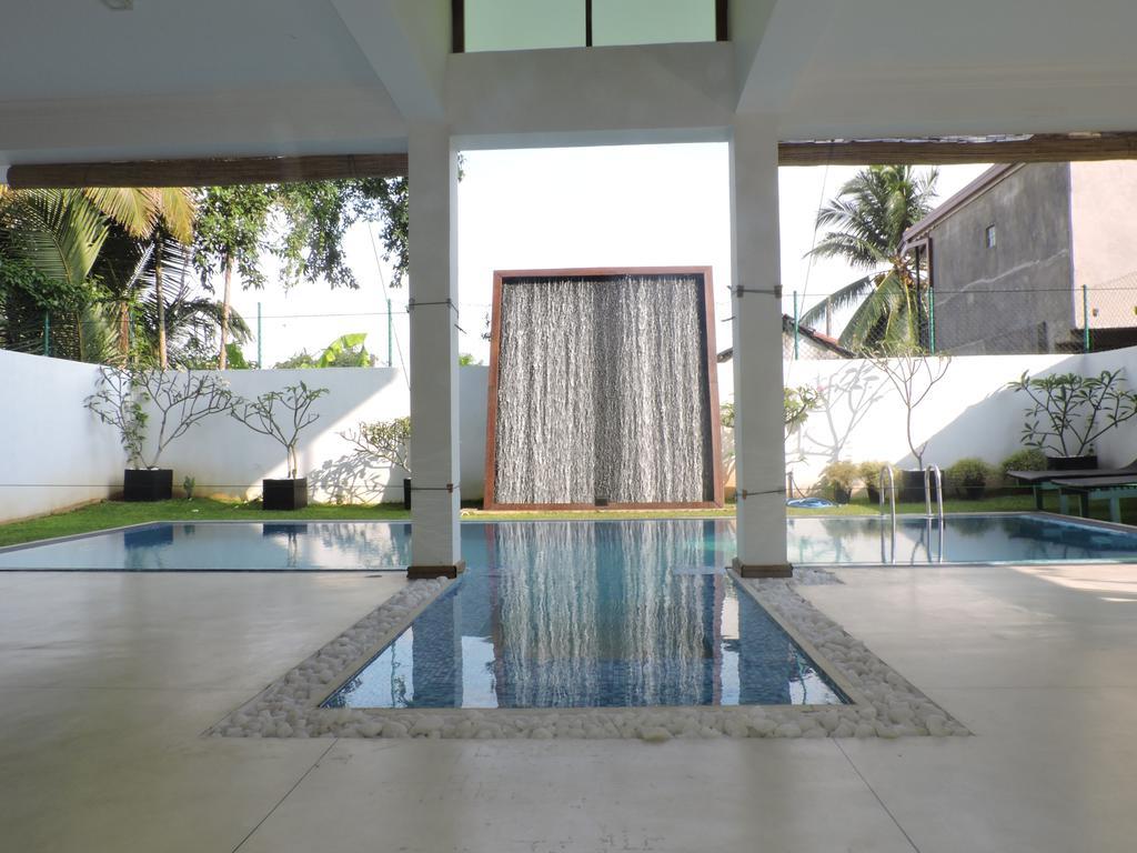 Binnacle Negombo Luaran gambar