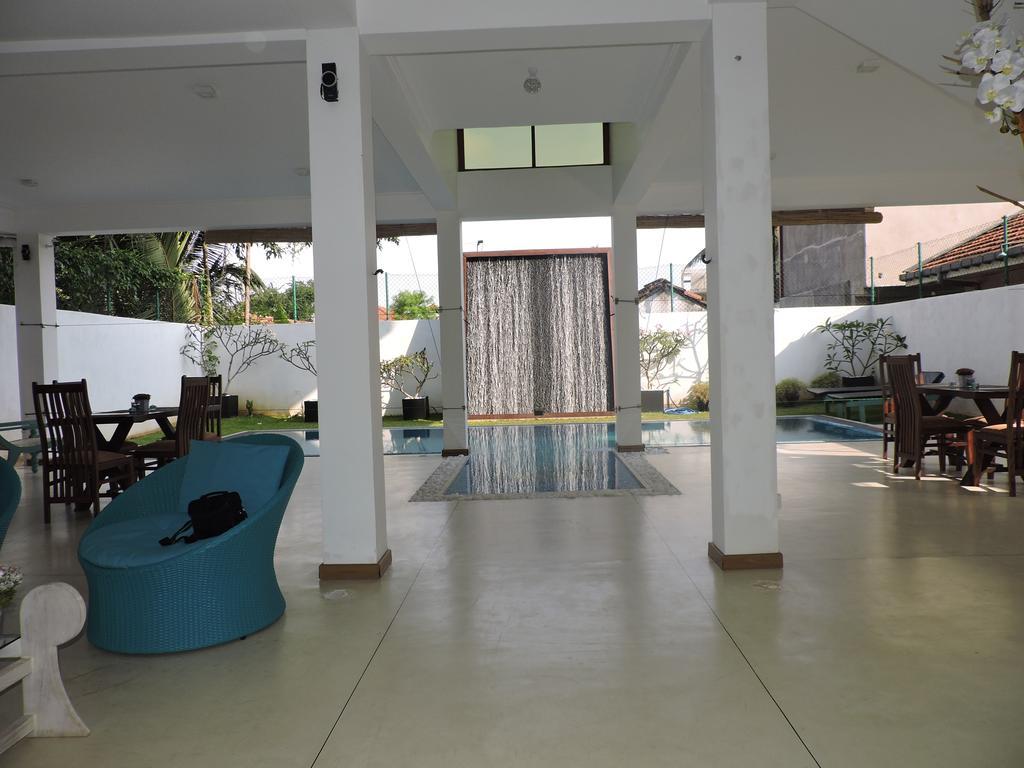 Binnacle Negombo Luaran gambar
