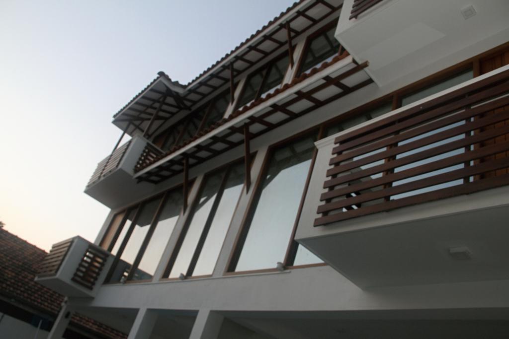 Binnacle Negombo Luaran gambar